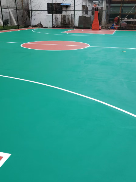 成武 球场长期使用易出现地面开裂